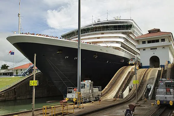 Guest Engagement: A Voyage through the Panama Canal